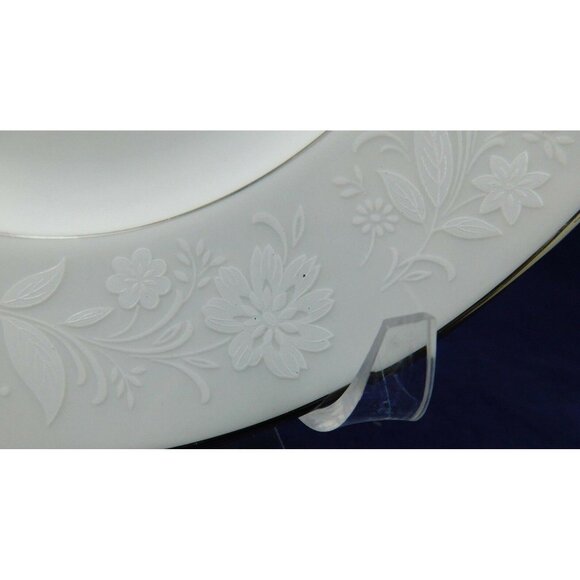 Noritake Ranier 11 3/4" White Embossed Floral Oval Serving Platter With Platinum - Picture 6 of 7